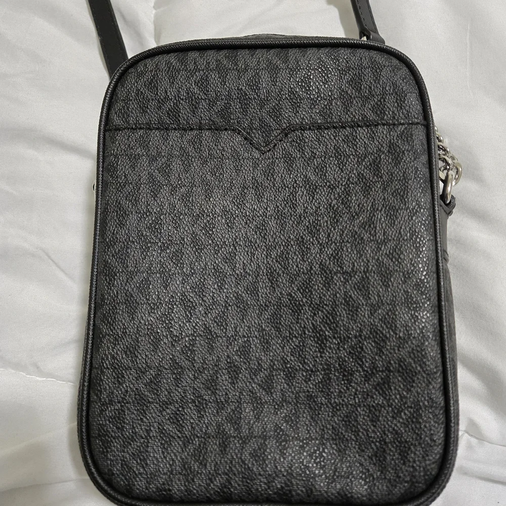 Michael Kors Black Crossbody Bag NWOT Used Once - Picture 2 of 3